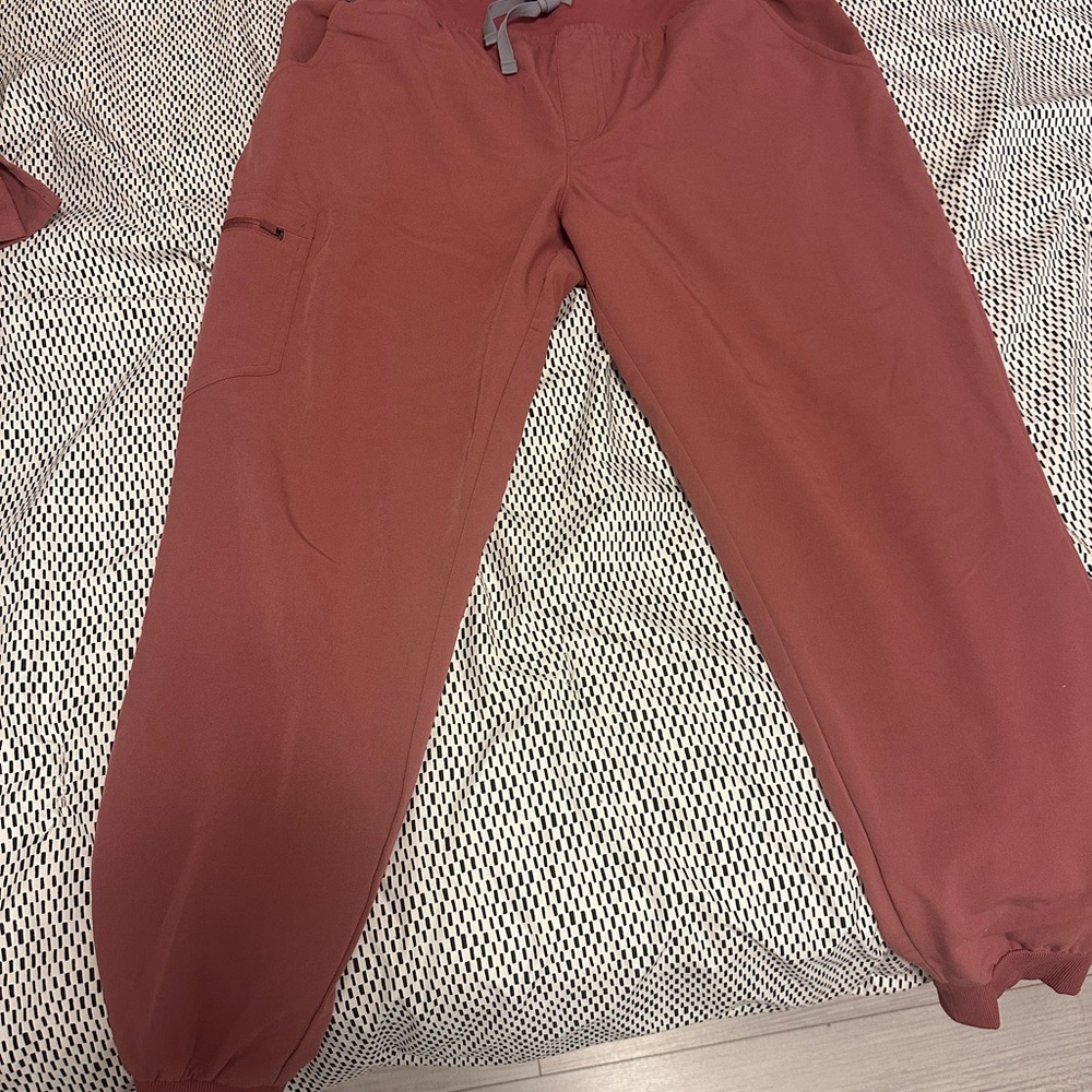 Figs Zamora Mauve Jogger Pants
